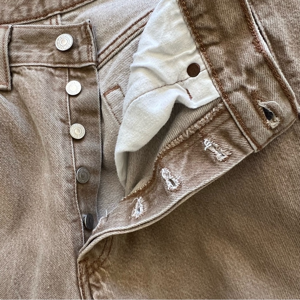 (´༎ຶ༎ຶ)(´༎ຶ༎ຶ)
Levis 501 Light Brown Latte Brown Jeans - Picture 6 of 10